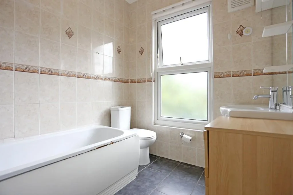 2 bedroom maisonette for rent