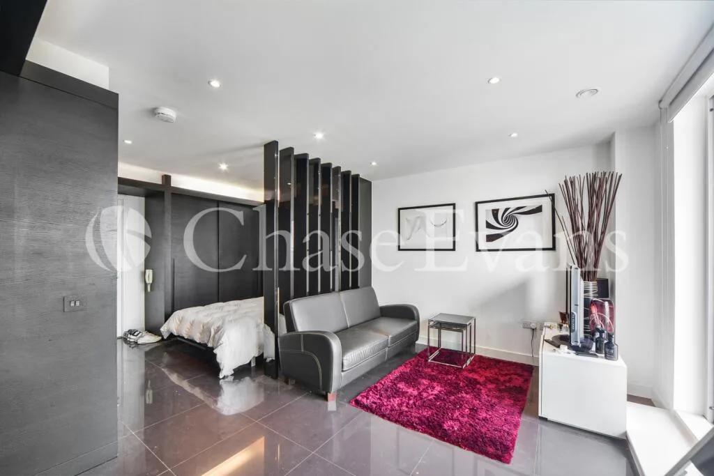 Studio flat for rent
