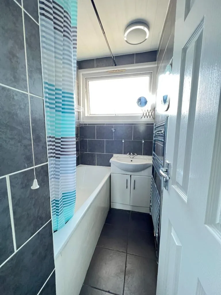 3 bedroom maisonette for rent