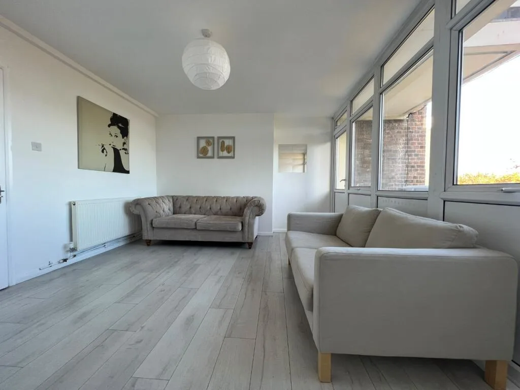 3 bedroom maisonette for rent