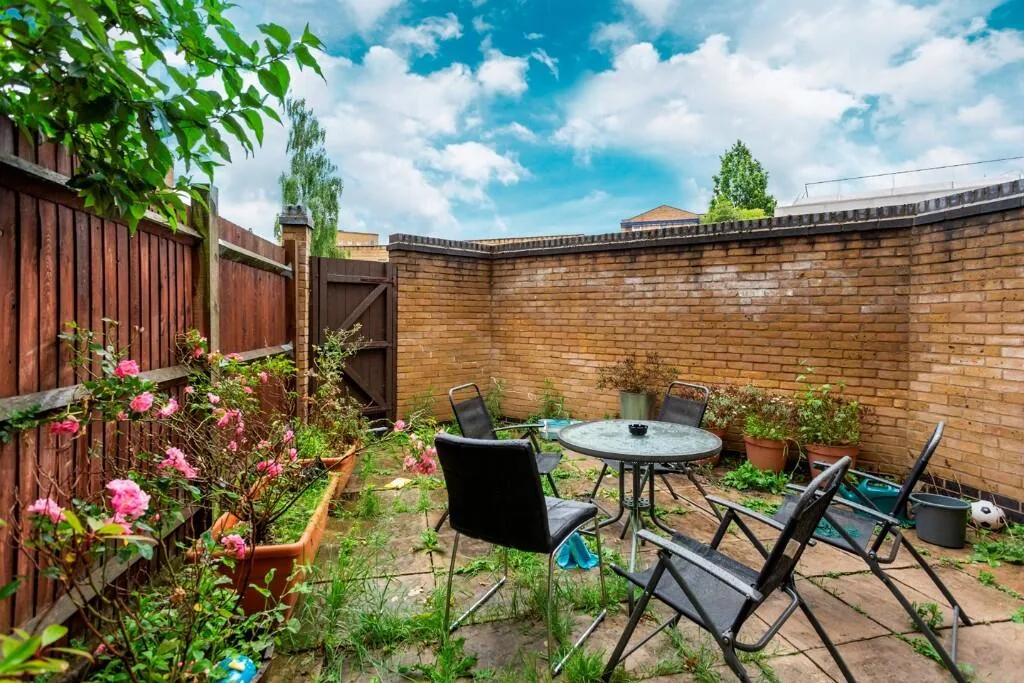 4 bedroom town house for rent