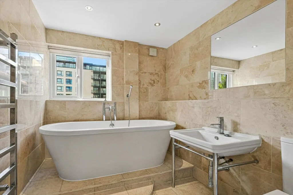 3 bedroom flat for rent
