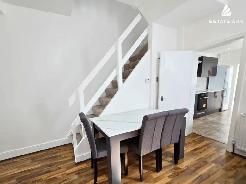 4 bedroom terraced house for rent