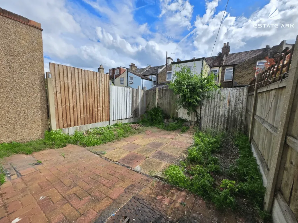 4 bedroom terraced house for rent
