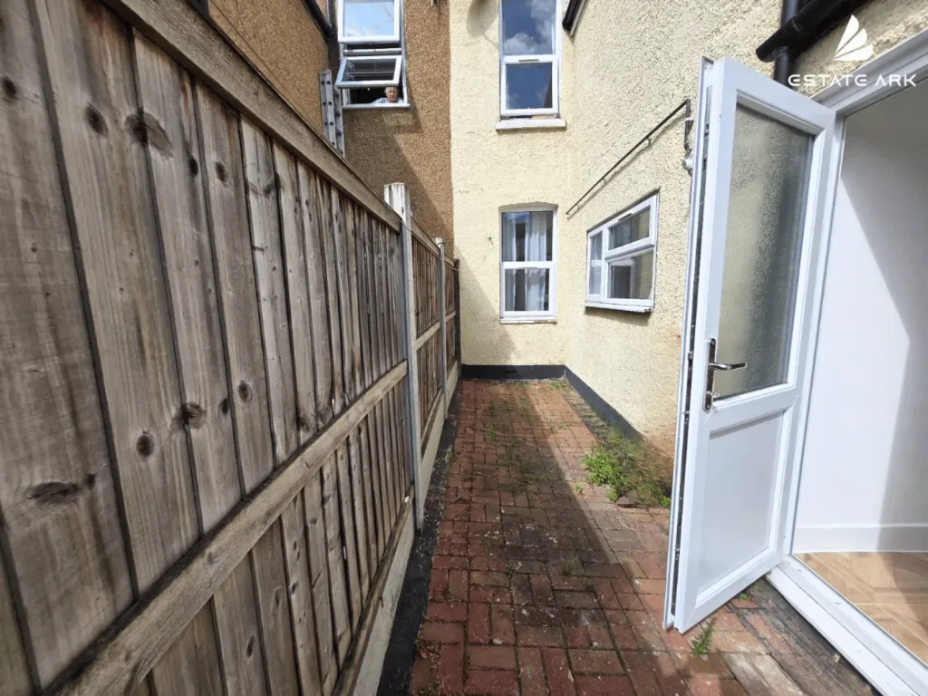 4 bedroom terraced house for rent