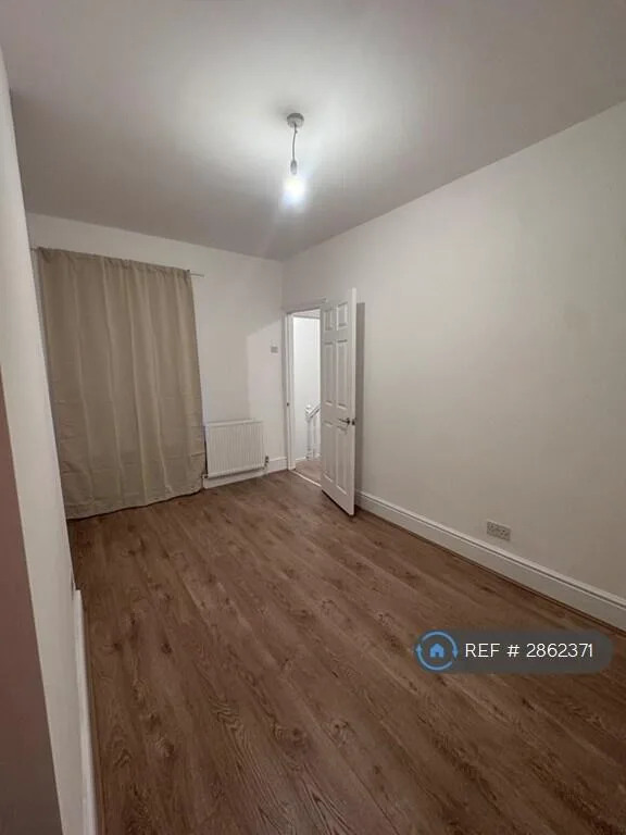2 bedroom end of terrace house for rent