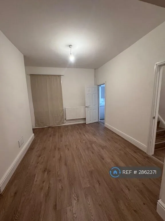 2 bedroom end of terrace house for rent