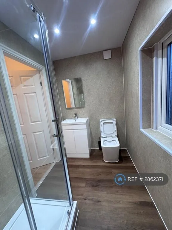 2 bedroom end of terrace house for rent