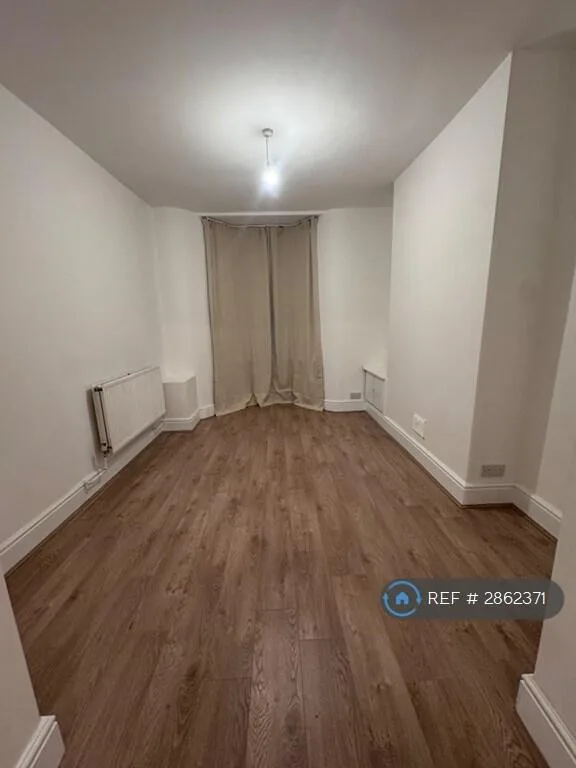 2 bedroom end of terrace house for rent