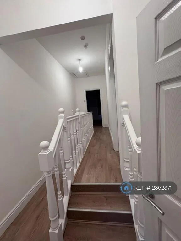 2 bedroom end of terrace house for rent