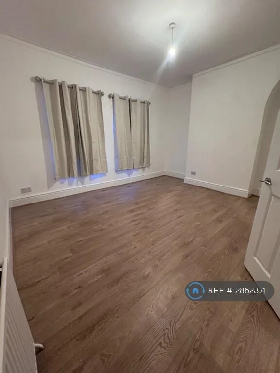 2 bedroom end of terrace house for rent