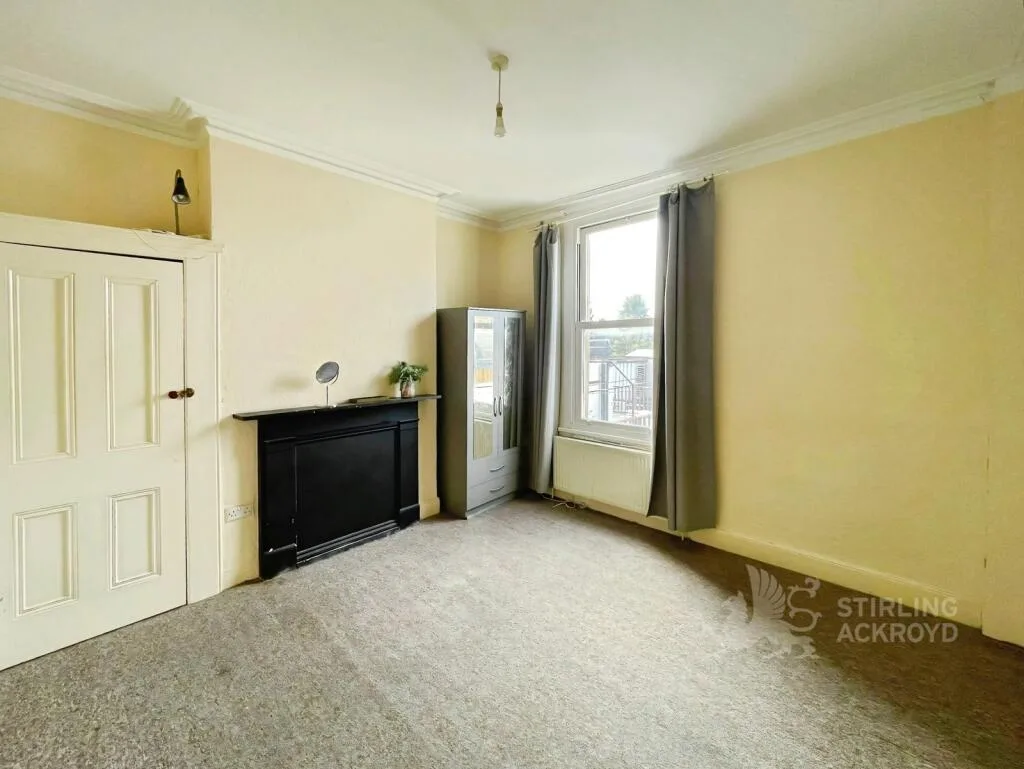 3 bedroom maisonette for rent