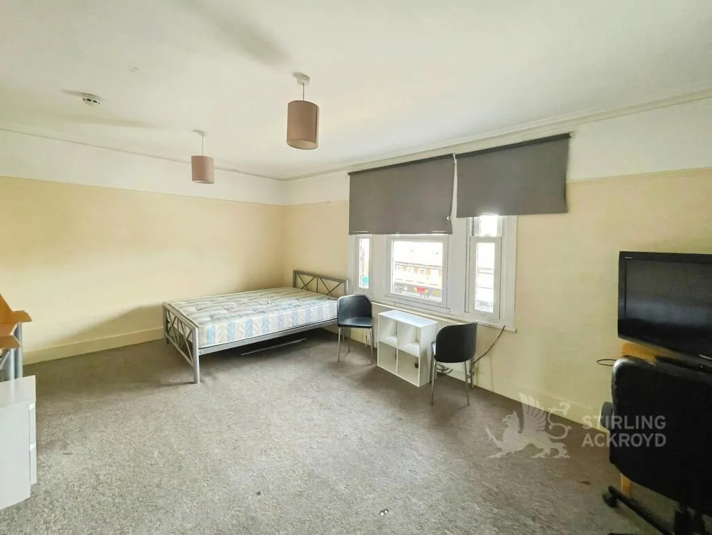 3 bedroom maisonette for rent