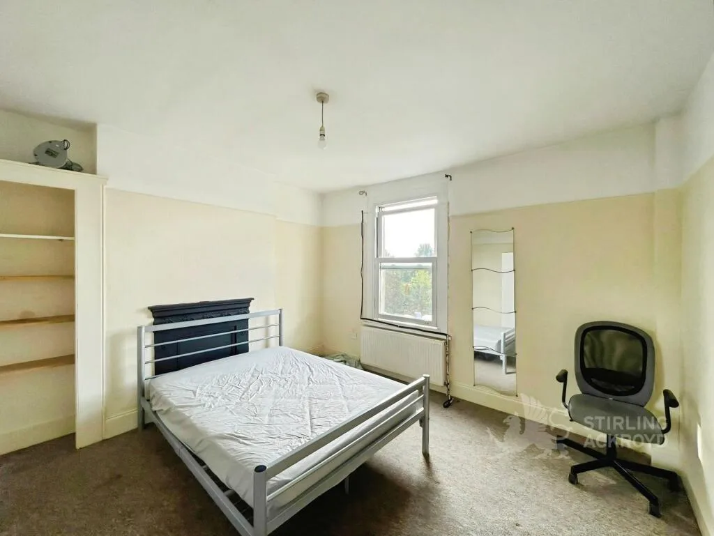 3 bedroom maisonette for rent