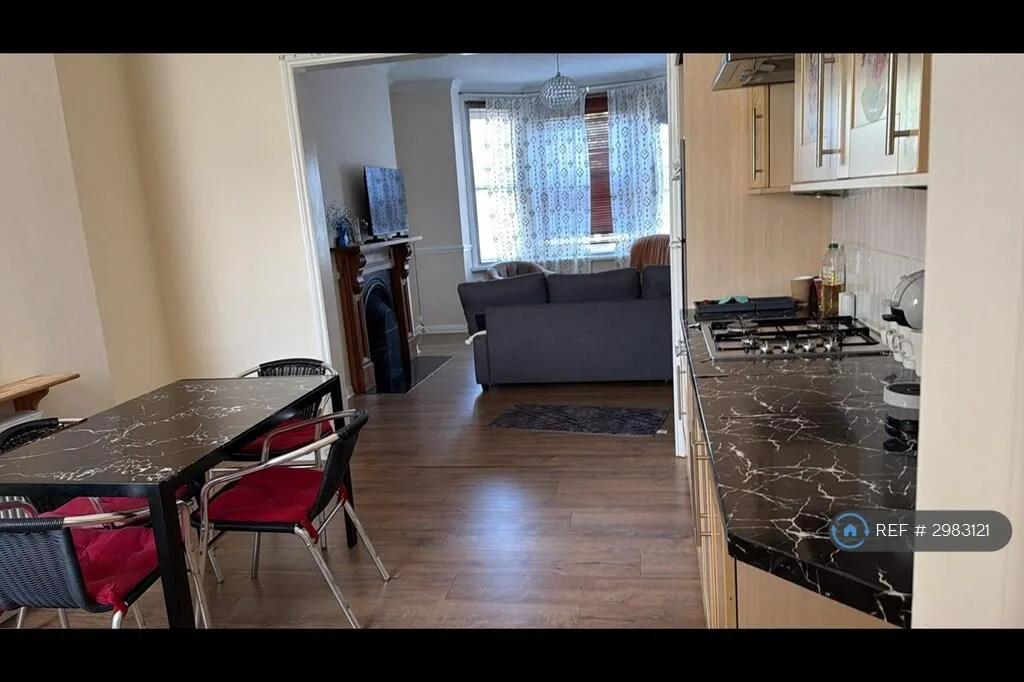 2 bedroom flat for rent