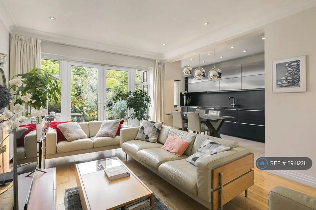 3 bedroom maisonette for rent