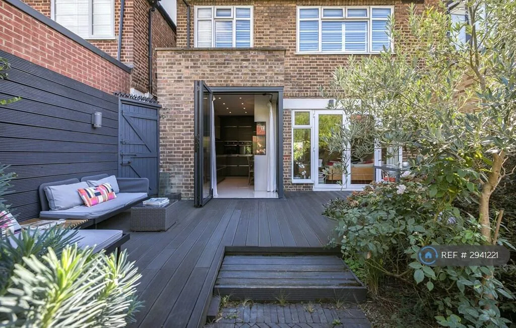 3 bedroom maisonette for rent