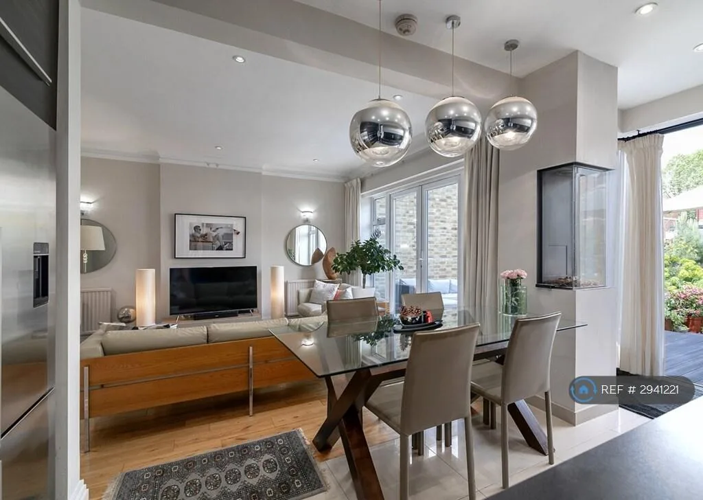 3 bedroom maisonette for rent