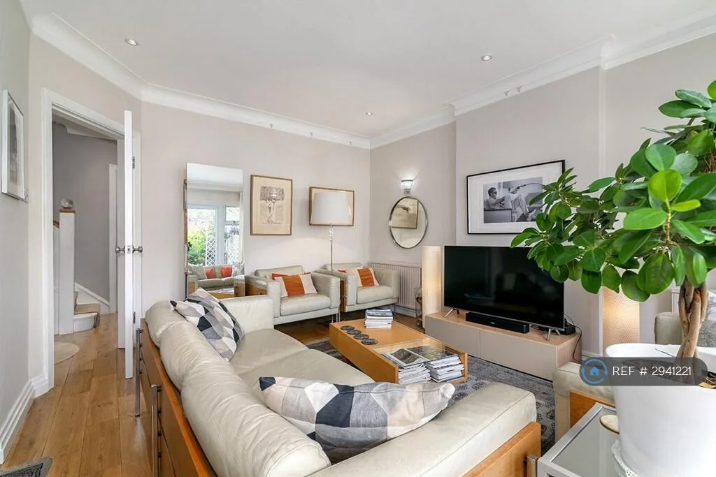 3 bedroom maisonette for rent