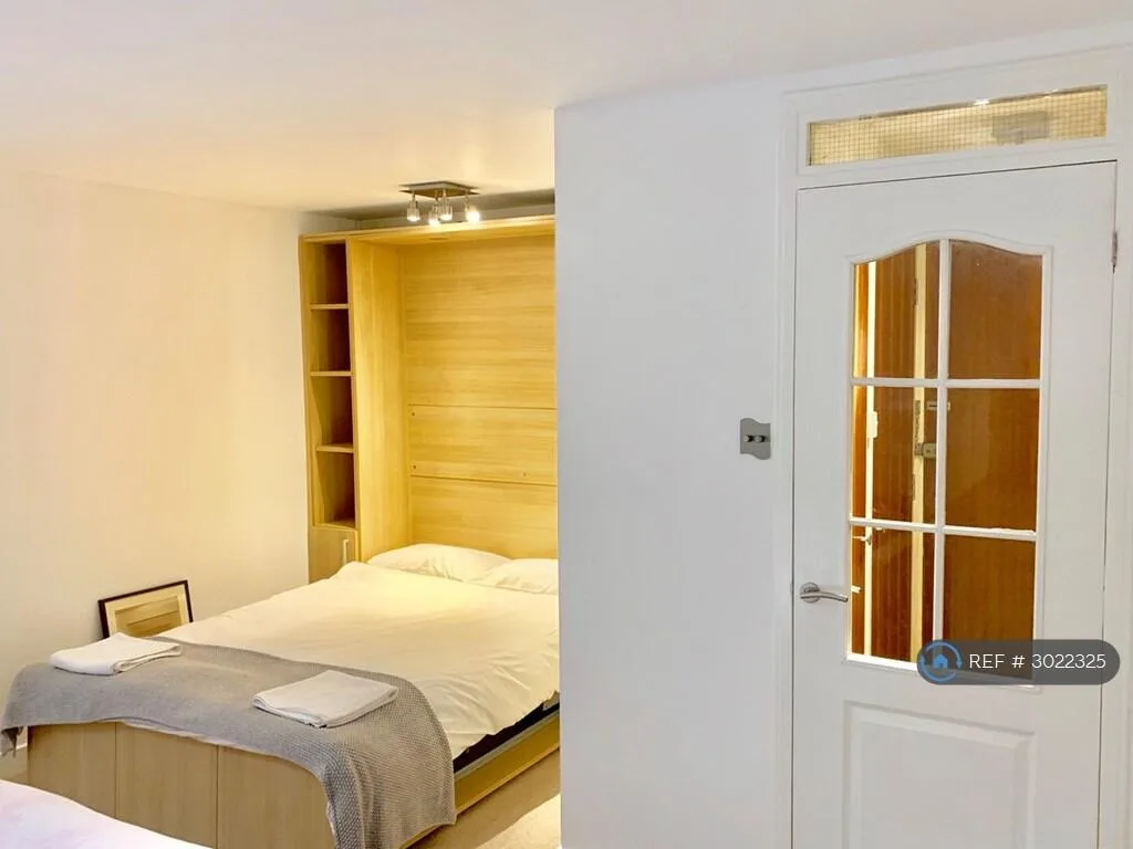 Studio flat for rent