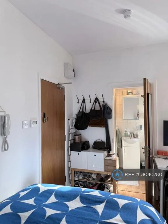 Studio flat for rent