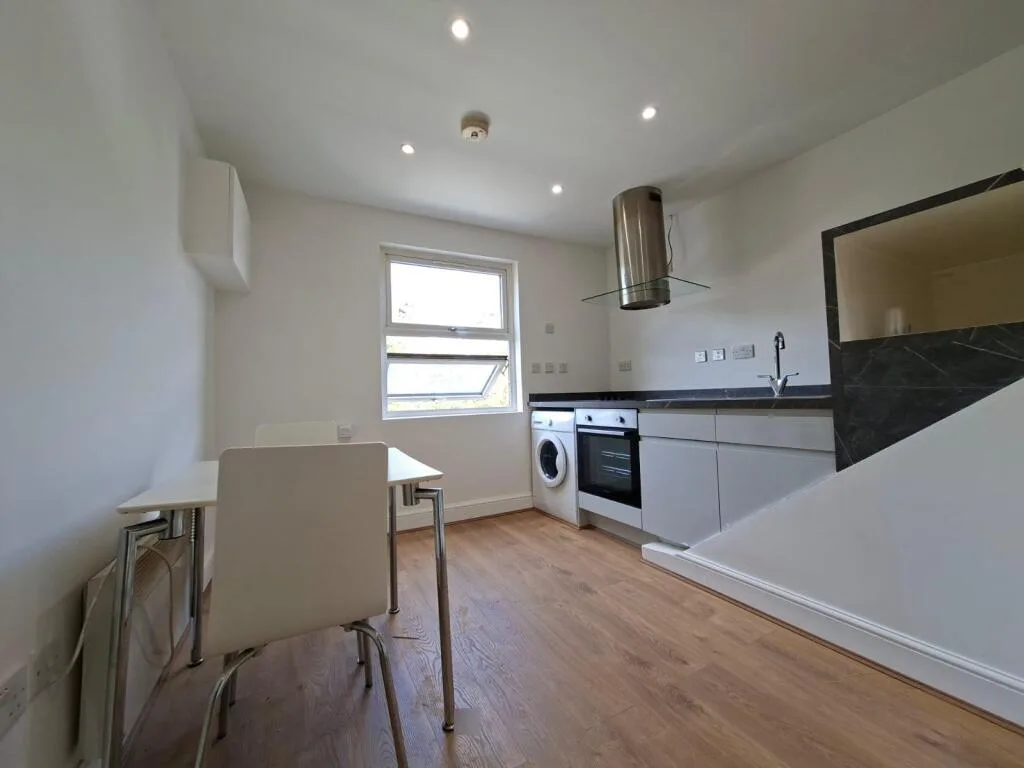 1 bedroom maisonette for rent