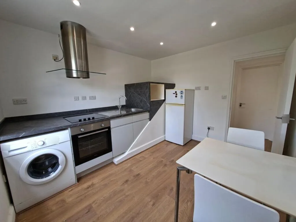 1 bedroom maisonette for rent