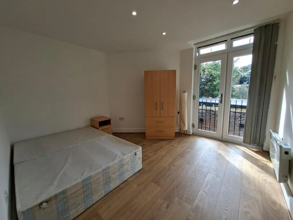1 bedroom maisonette for rent