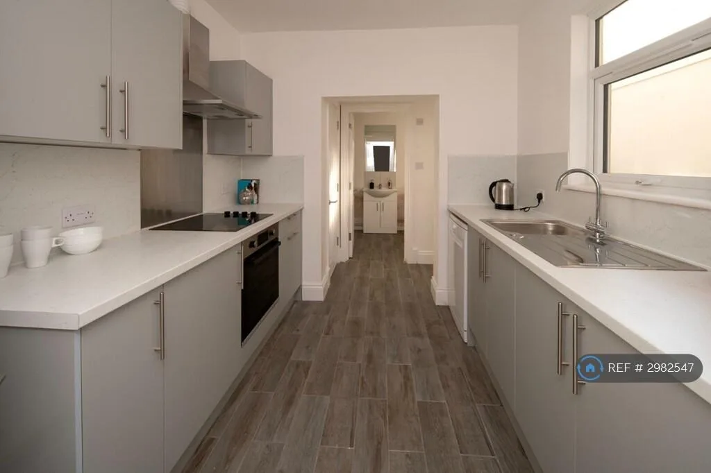 4 bedroom terraced house for rent