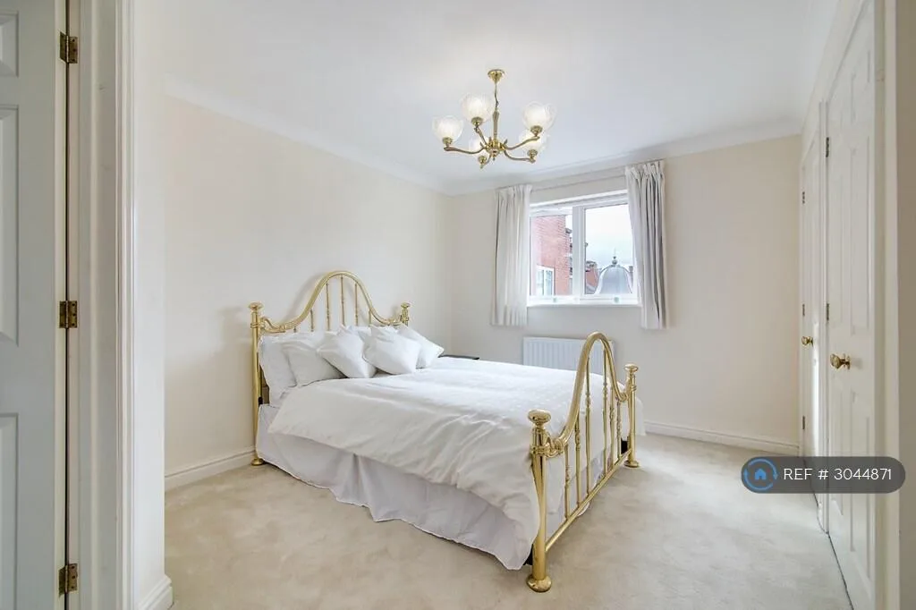 2 bedroom penthouse for rent