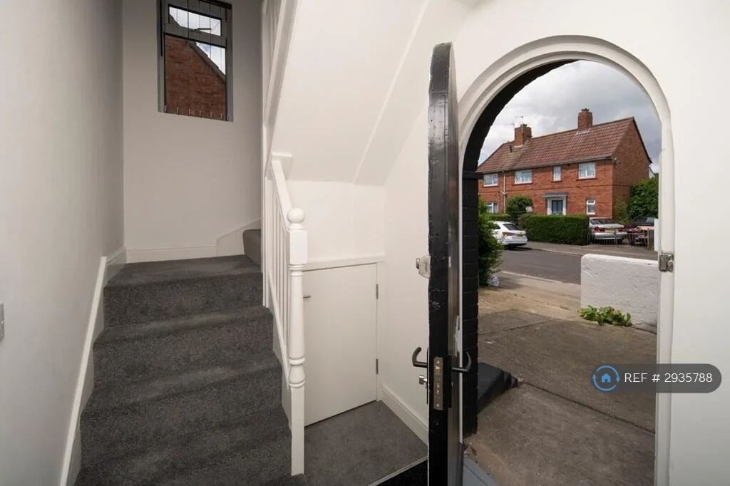 3 bedroom semi-detached house for rent