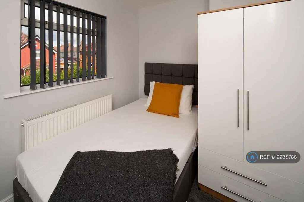 3 bedroom semi-detached house for rent