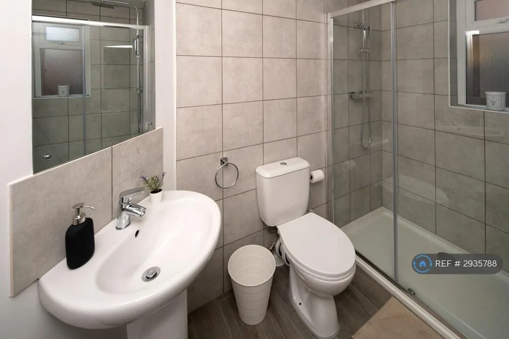 3 bedroom semi-detached house for rent