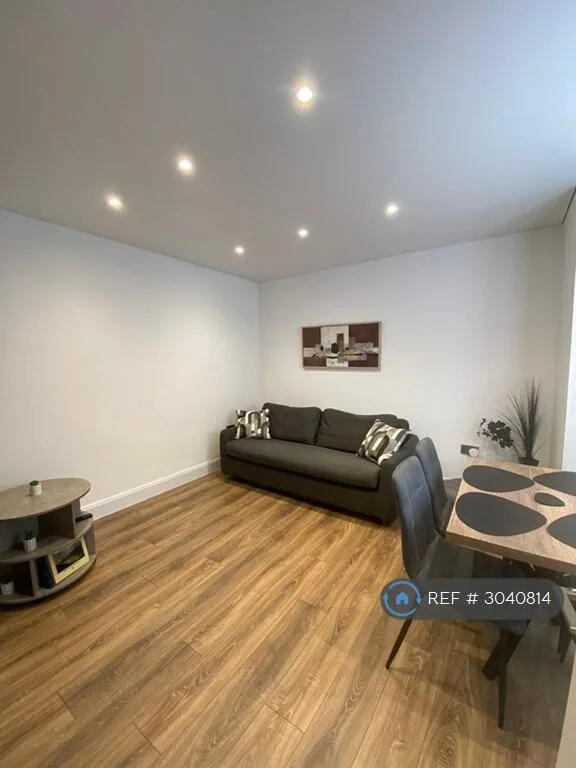 1 bedroom end of terrace house for rent
