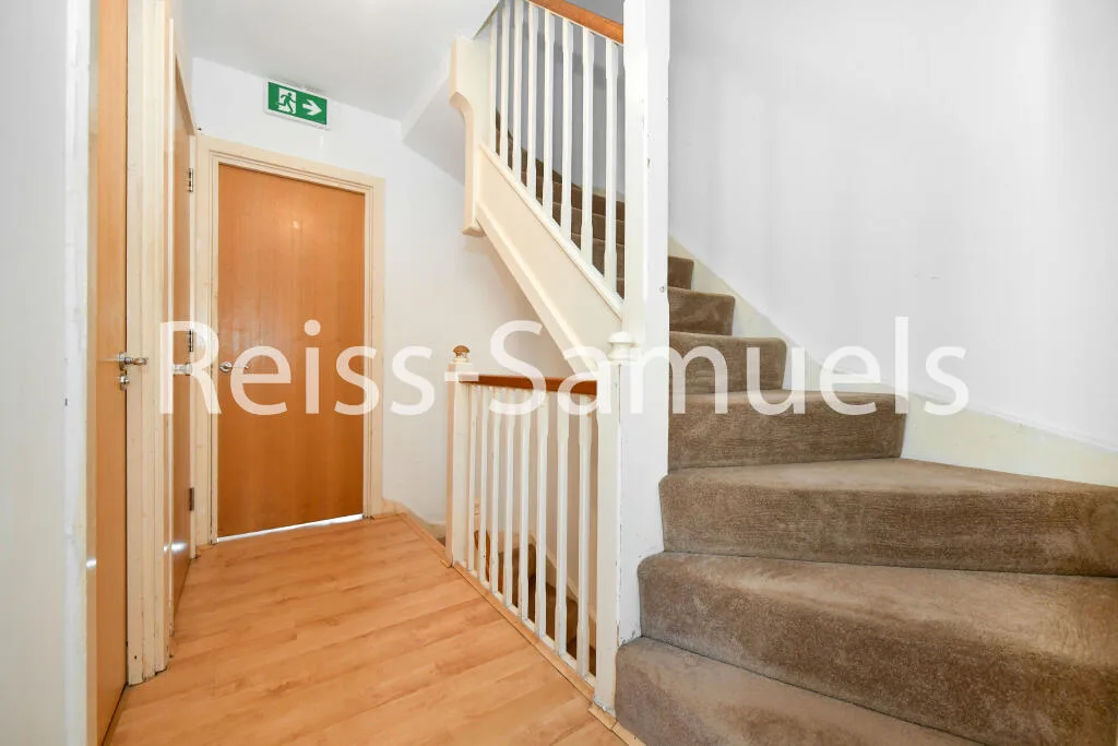 5 bedroom terraced house for rent