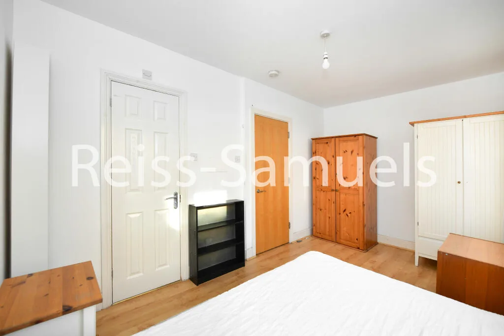 5 bedroom terraced house for rent