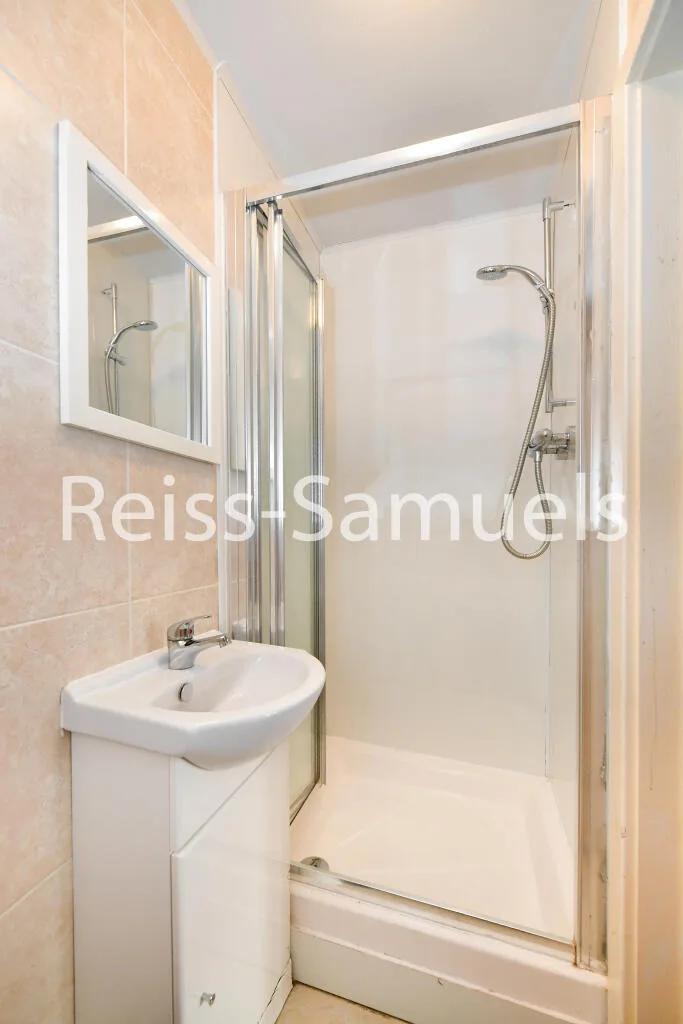 5 bedroom terraced house for rent