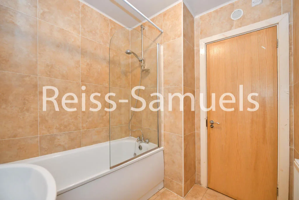 5 bedroom terraced house for rent