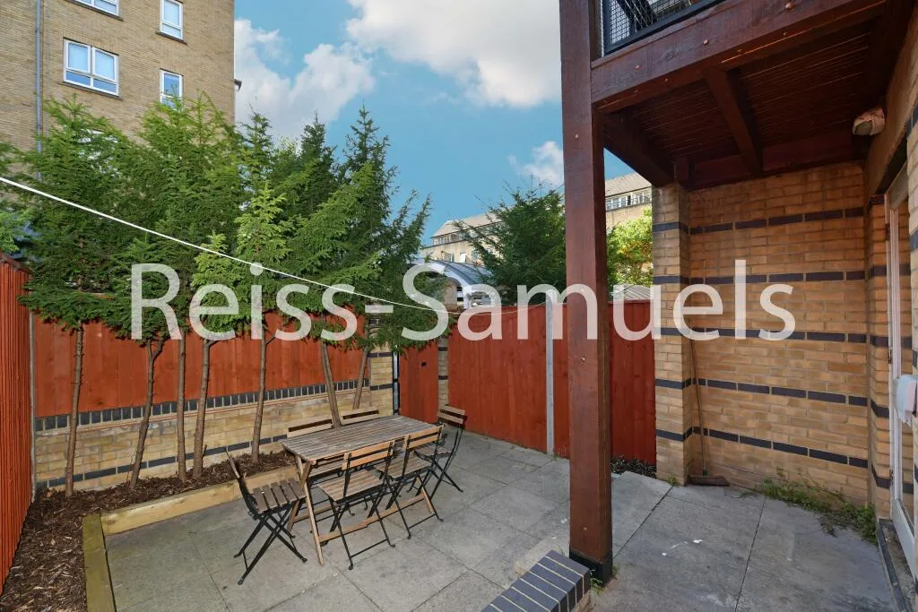 5 bedroom terraced house for rent