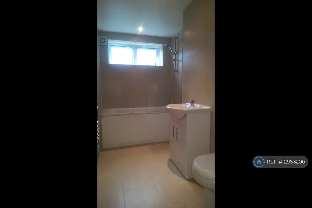 3 bedroom flat for rent