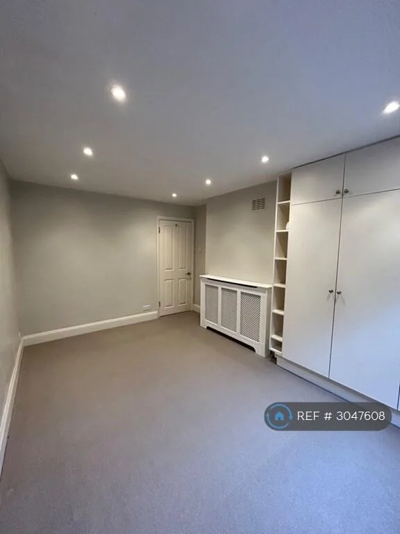2 bedroom maisonette for rent