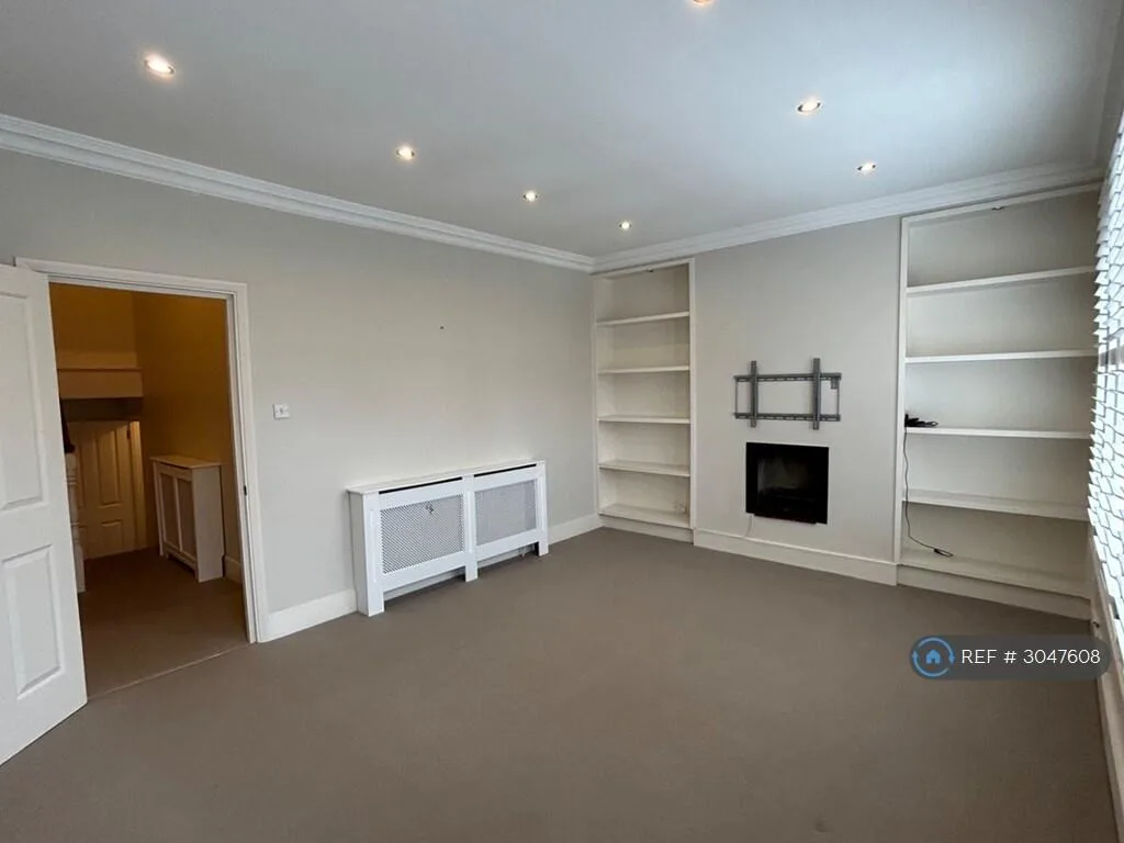 2 bedroom maisonette for rent