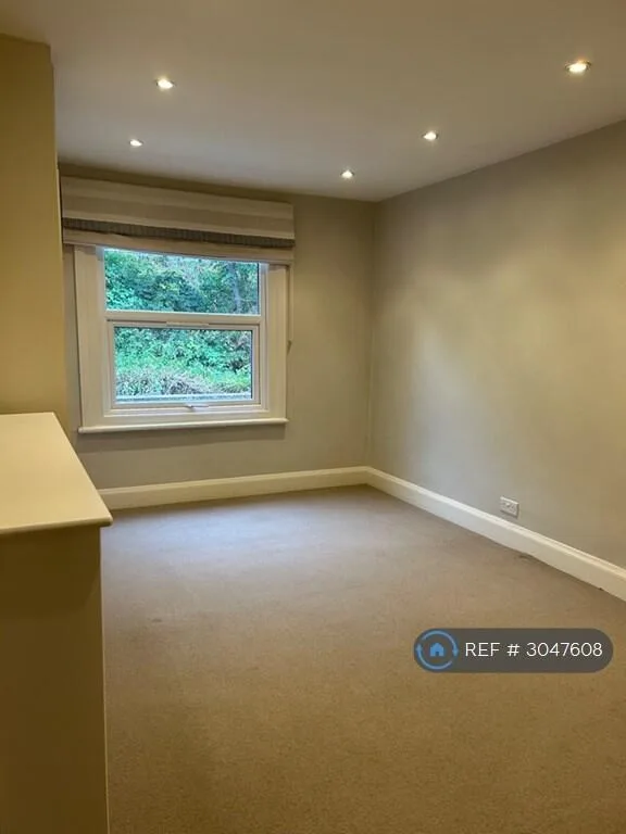 2 bedroom maisonette for rent