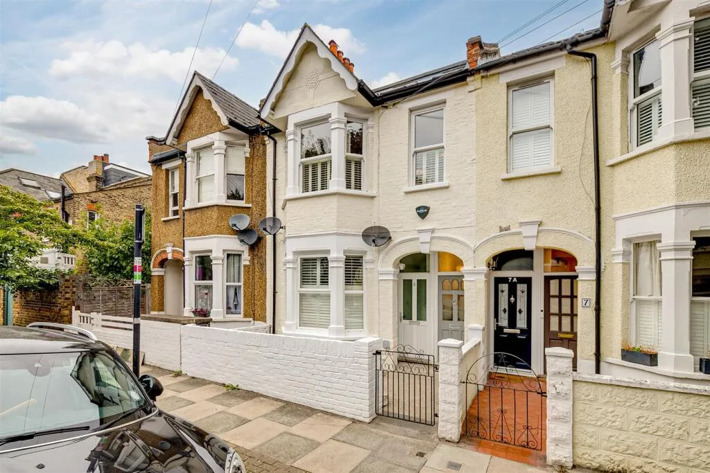 3 bedroom maisonette for rent