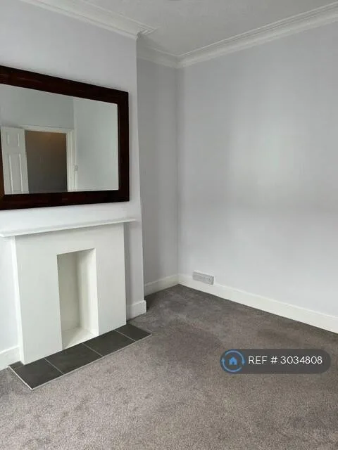 1 bedroom maisonette for rent