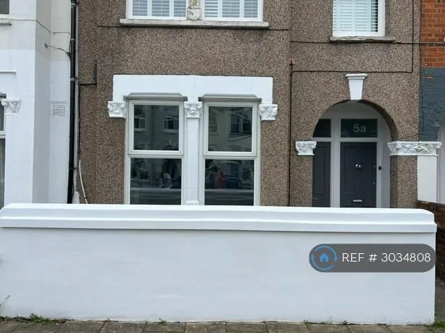 1 bedroom maisonette for rent
