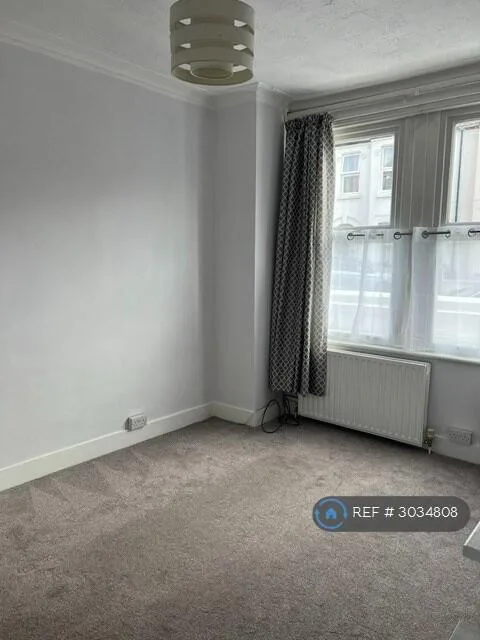 1 bedroom maisonette for rent