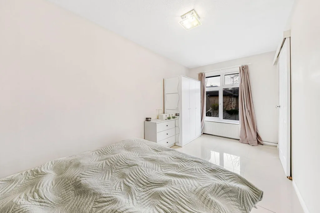 1 bedroom maisonette for rent
