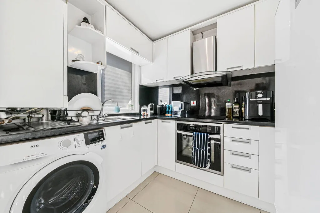 1 bedroom maisonette for rent