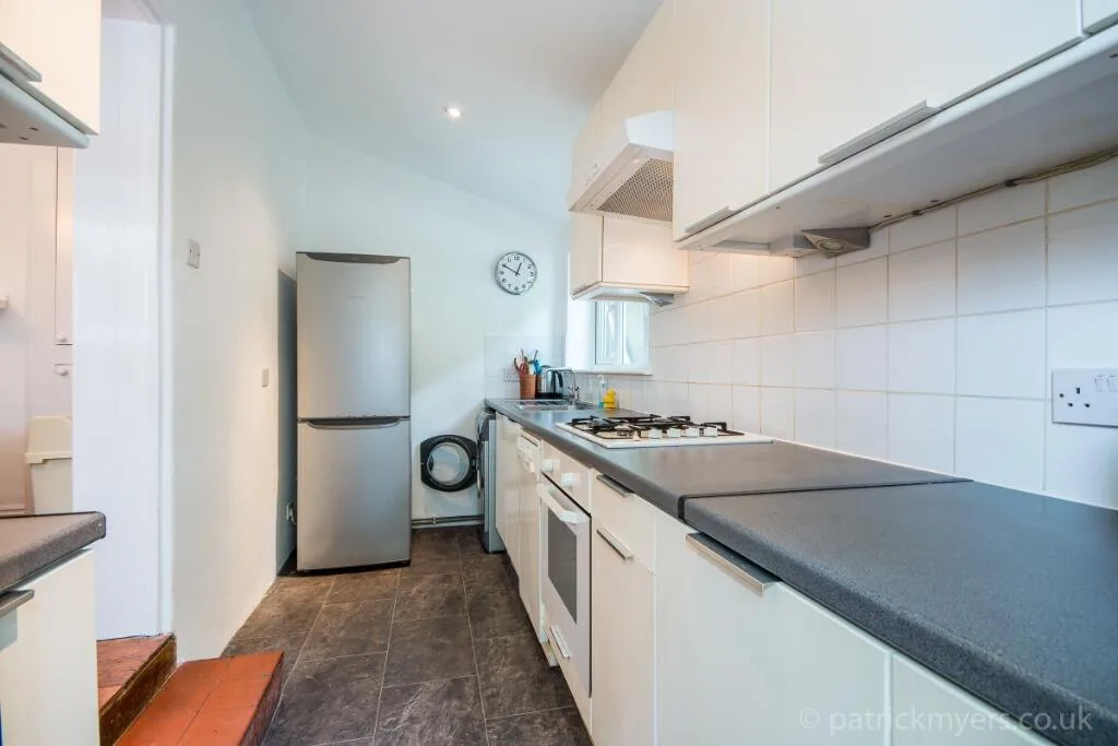 3 bedroom maisonette for rent